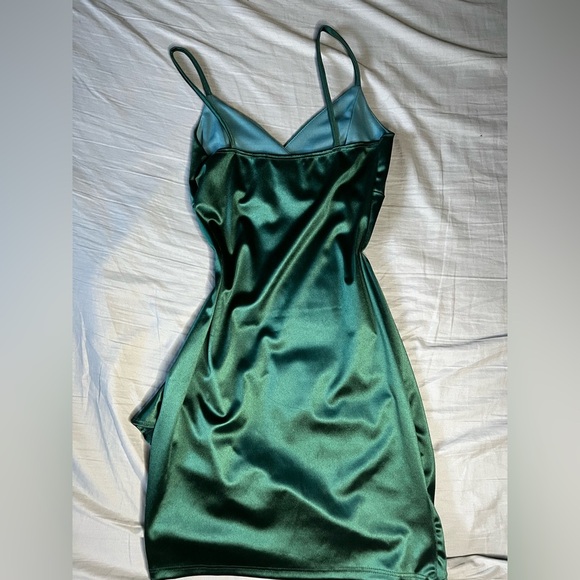 Green Ruffled Satin Mini Dress -S - Picture 2 of 3